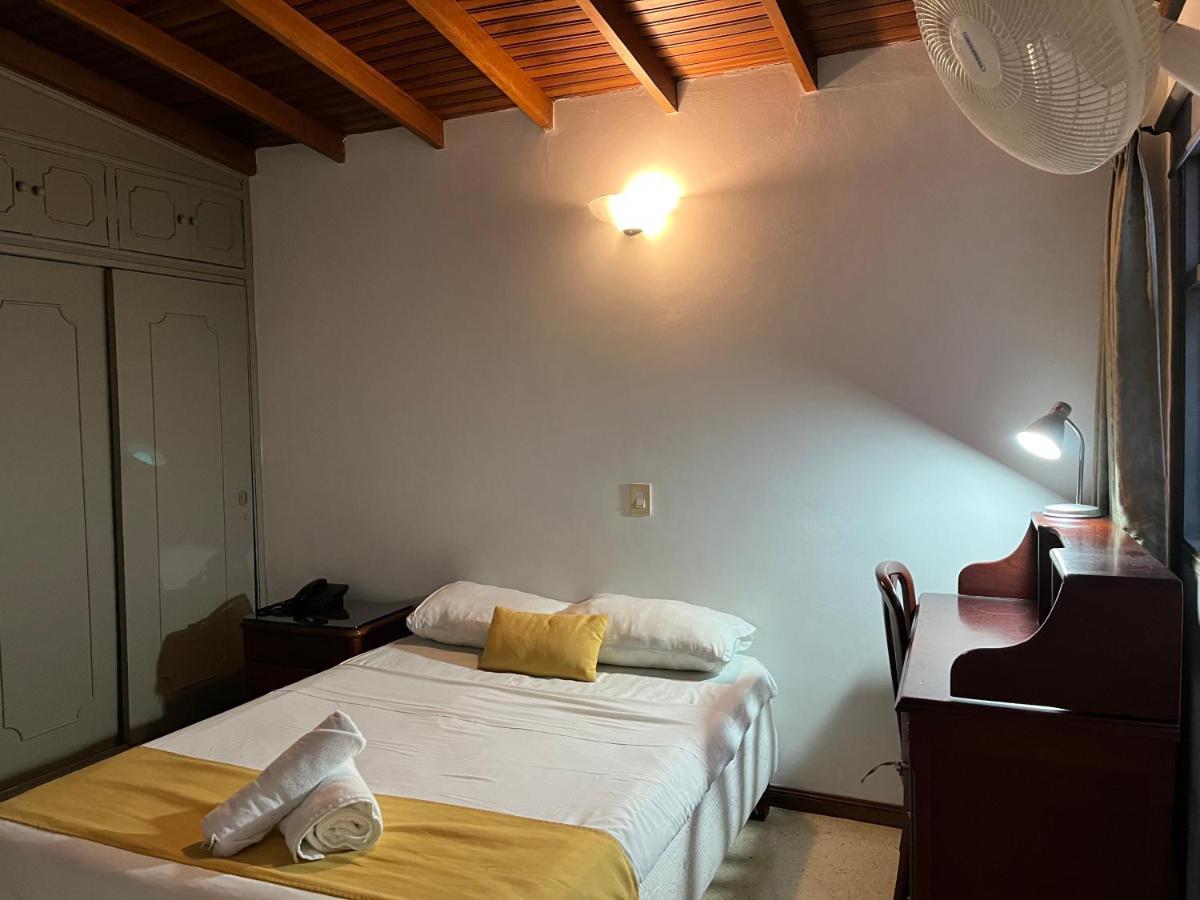 Hotel Casa Rosales Medellín Esterno foto